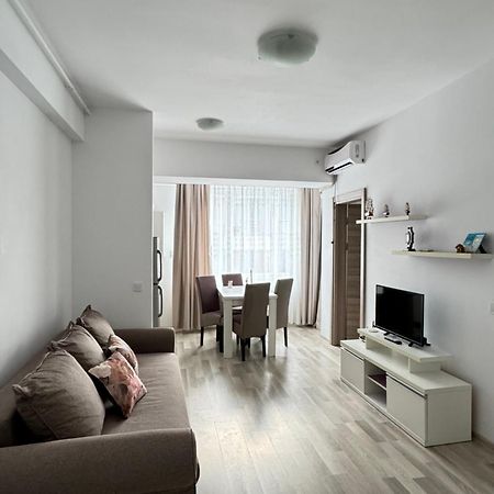 Tanya Apartments Summerland Mamaia Buitenkant foto